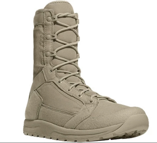 Lightweight tactical boots for long-distance marching